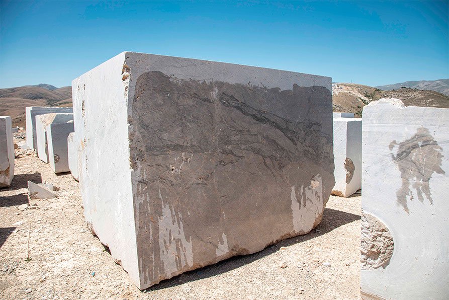 SU MARBLE, SU MERMER, SU DOĞAL TAŞ, BANU BEKİŞOĞLU, Silver travertine, travertine, blue stone, carrara marble, afyon gri, afyon blue, gümüş trav