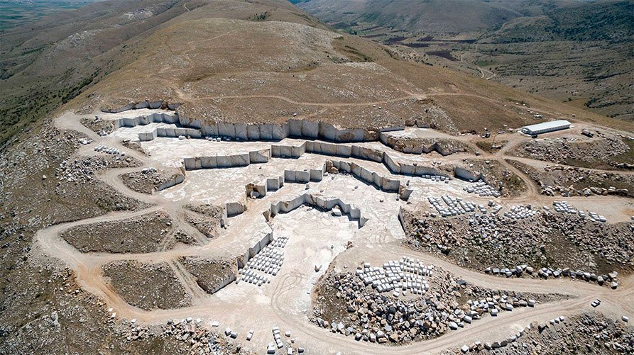 SU MARBLE, SU MERMER, SU DOĞAL TAŞ, BANU BEKİŞOĞLU, Silver travertine, travertine, blue stone, carrara marble, afyon gri, afyon blue, gümüş trav