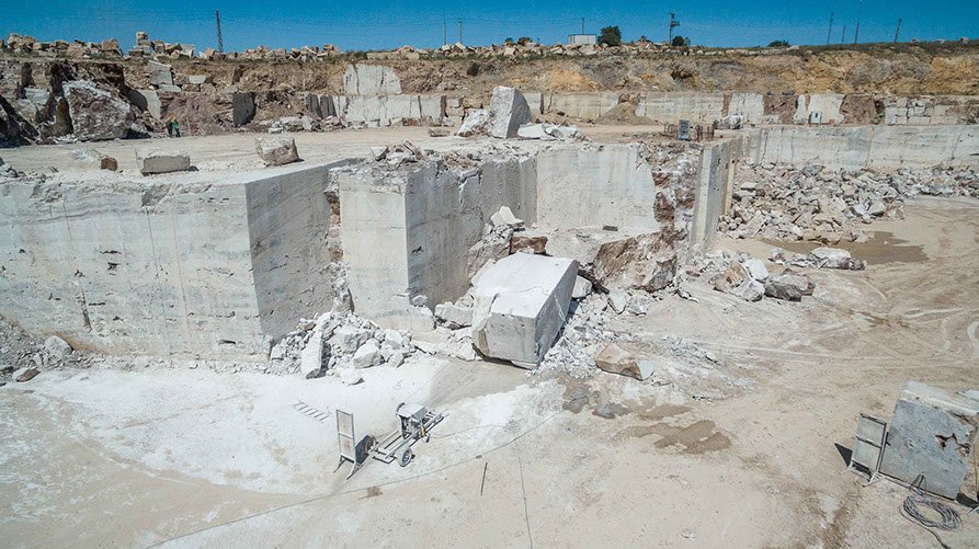 SU MARBLE, SU MERMER, SU DOĞAL TAŞ, BANU BEKİŞOĞLU, Silver travertine, travertine, blue stone, carrara marble, afyon gri, afyon blue, gümüş trav